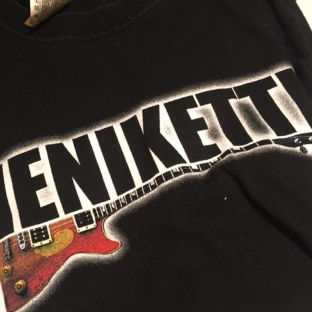 Black MENIKETTI T-Shirt  size (M)